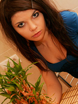 Sexy non-nude portrais of sweet 18yo teen Kaira